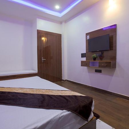 Hotel Madhav Residency Mathura Esterno foto